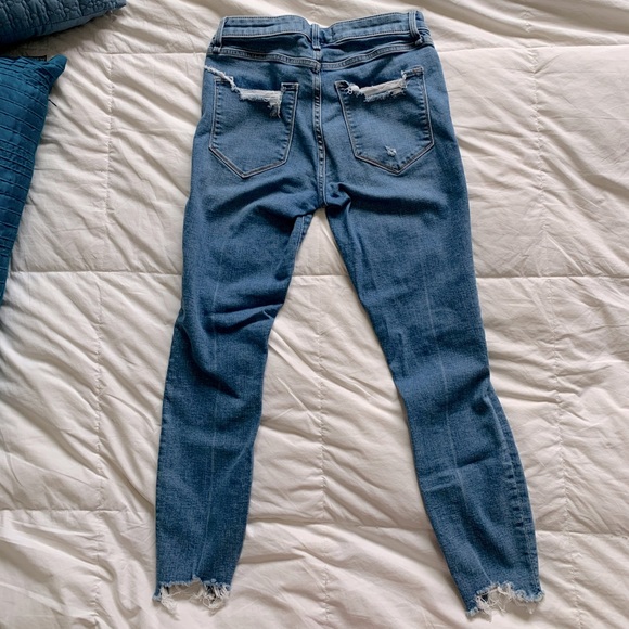 Abercrombie Mid Rise cropped destroyed Jeans - Picture 3 of 6